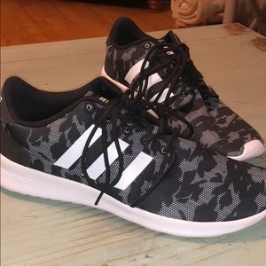 Adidas Cloud Foam Size 8/12